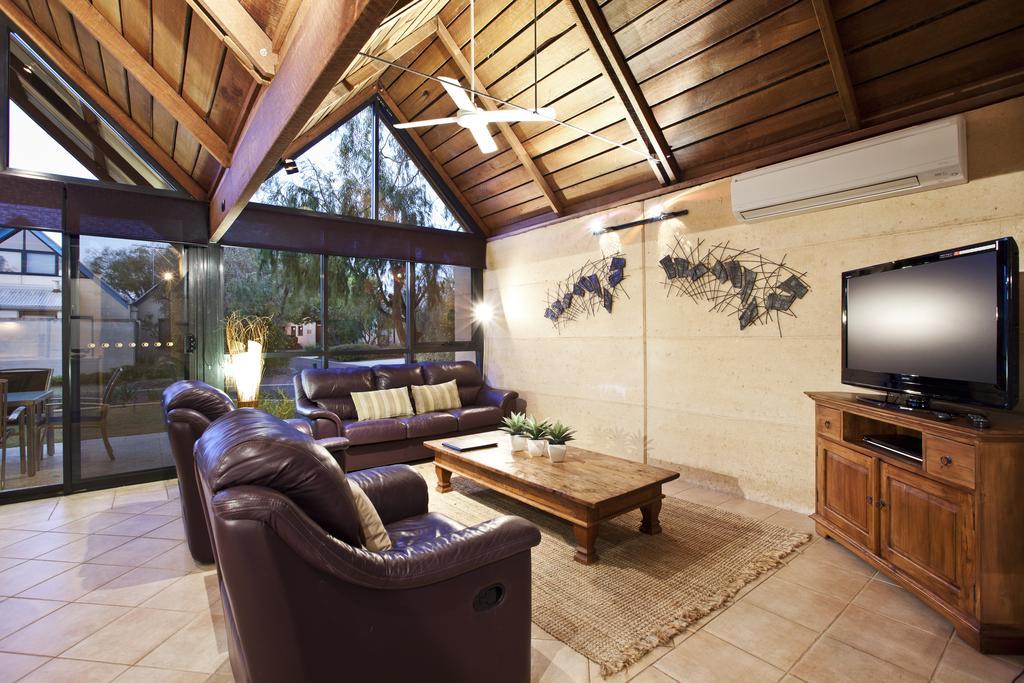 Whalers Cove Villas Dunsborough Exterior photo