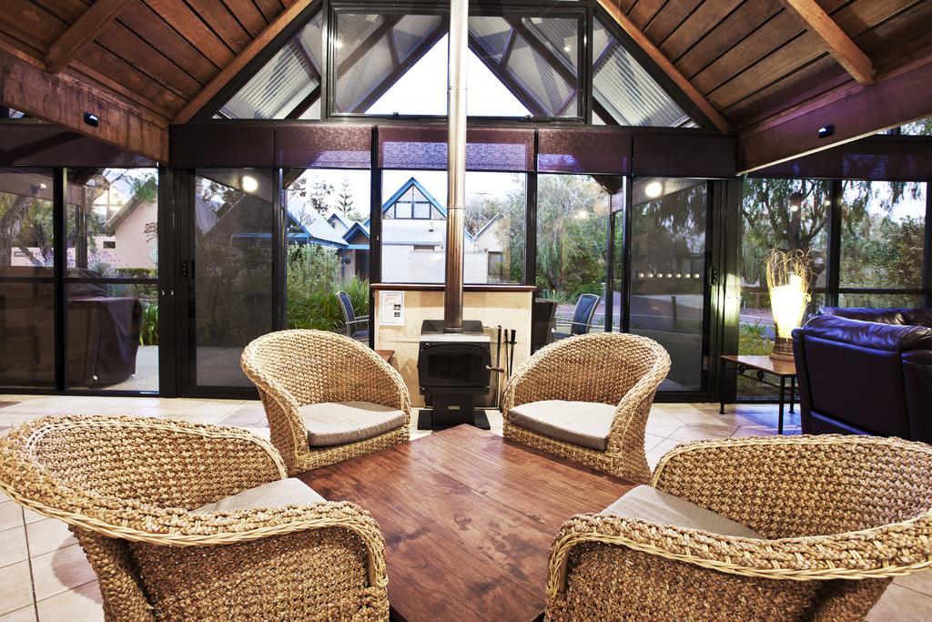 Whalers Cove Villas Dunsborough Exterior photo