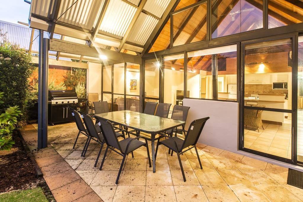 Whalers Cove Villas Dunsborough Room photo